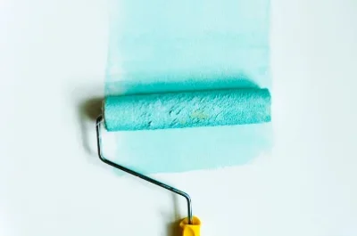 Peinture intérieure à Brouains — murs, plafonds et boiseries