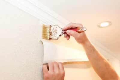 Pose de papier peint à Brouains — revêtements muraux et toiles de verre